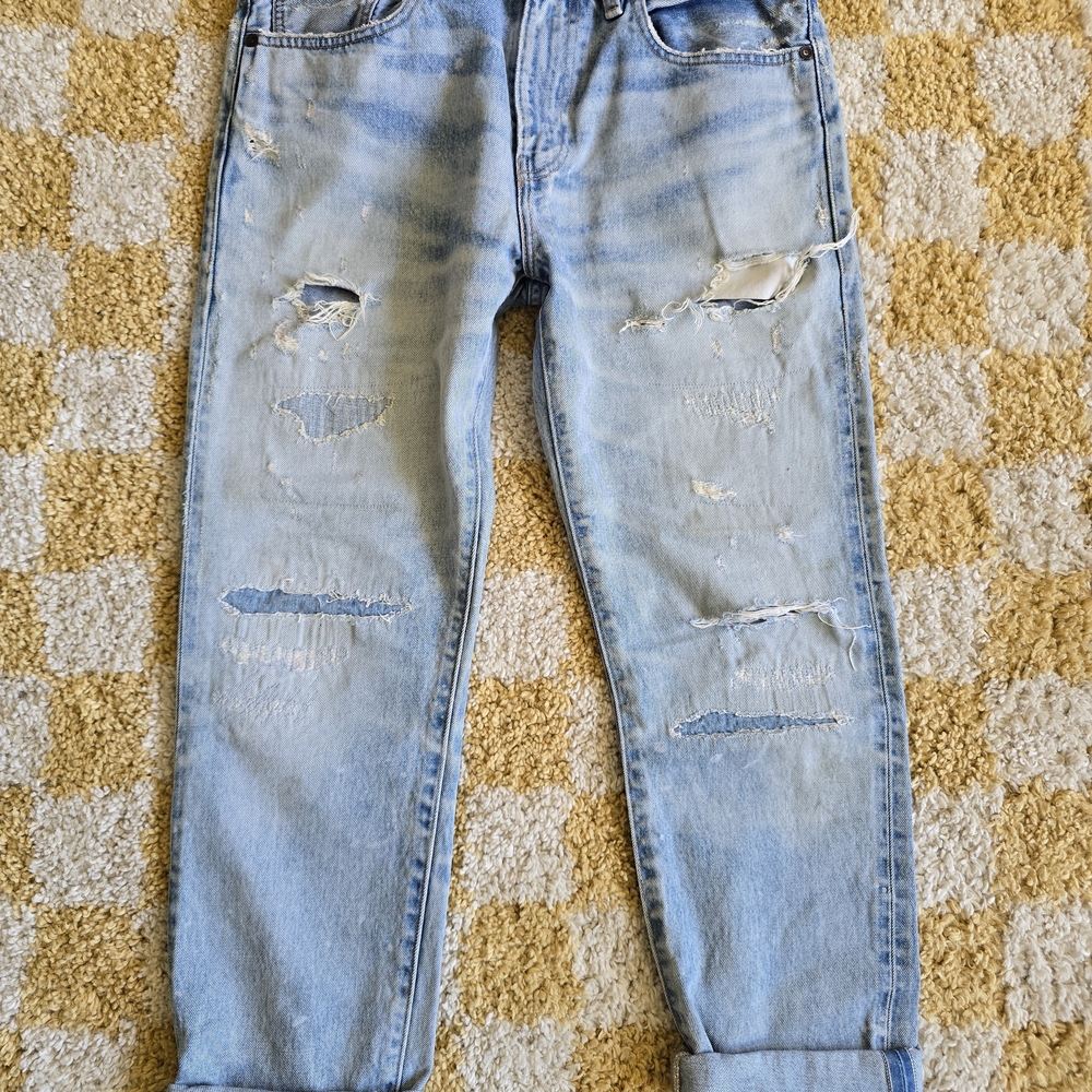 Studio Taper Distressed Jeans